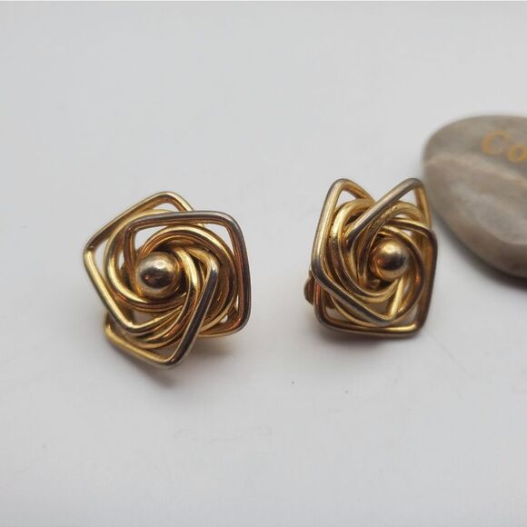 Estate Jewelry - Flower celtic knot clip on‎ earrings vintage estate find jewelry